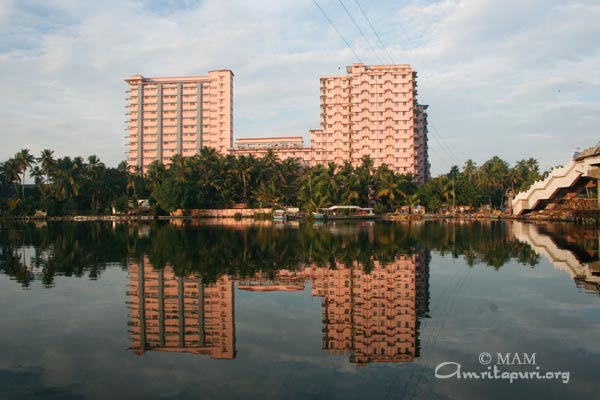 Life at Amritapuri