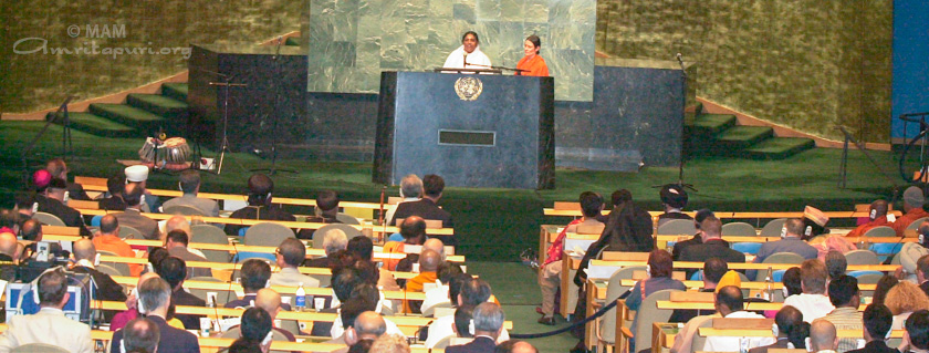 Amma delivering her message at the United Nations