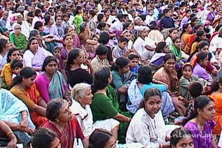 Crowd gathered for Ammas Trissur program