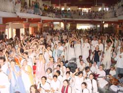 Westerners singing for Amma