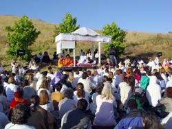 Amma with devotees in San Ramon ashram