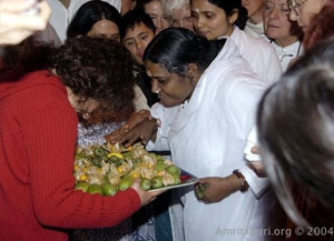 Amma visits Toulon, France 2004