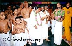 Amma with Brahmins