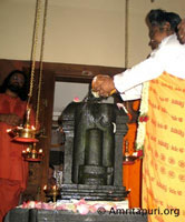 Amma installing the murthi in Trissur