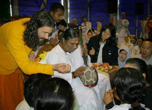 Amma in Japan 2005