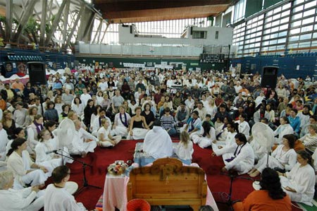 Amma in London 2005