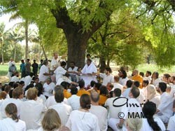 Amma with tour group near Pandarpur