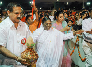 Amma is painting the picture of a new Bharat