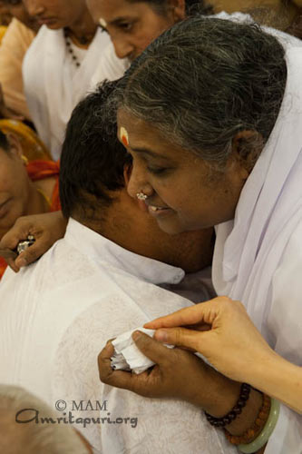 Amma gives Darshan in Kovai in 2010