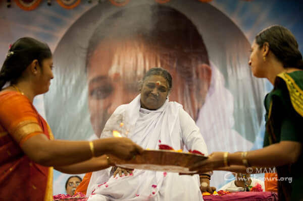 Amma's arati in Kovai, 2010