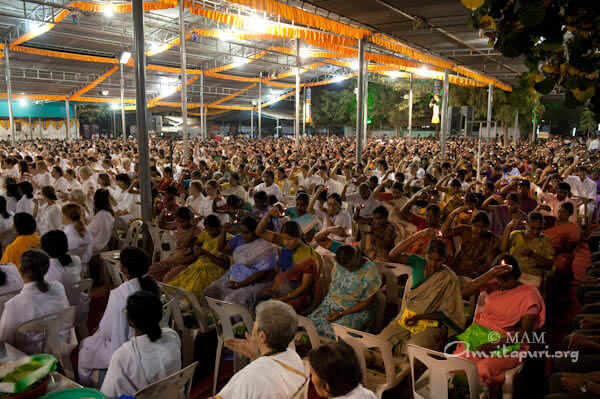 Devotees performing Sani Puja, Kovai, 2010