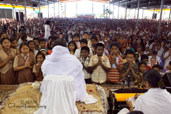 Amma praying for world peace and harmony