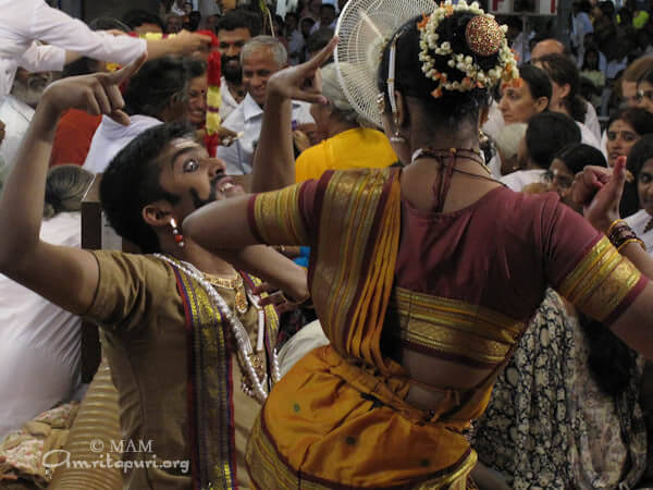 Musical drama on festivals celebrated in India by the students of Amrita University