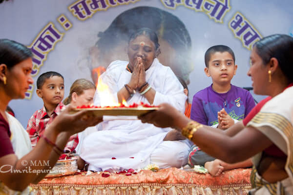 Amma's arati in Pune