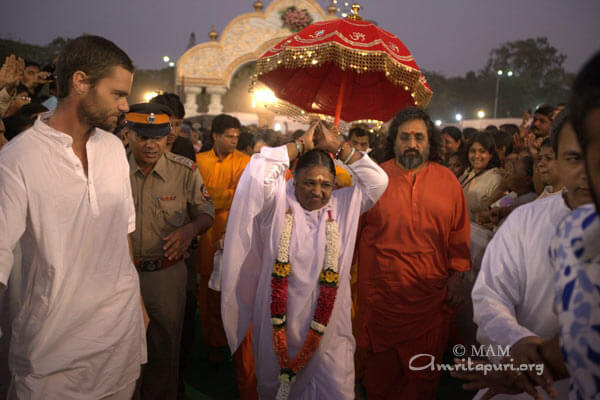 Amma arrives at Sivaji park