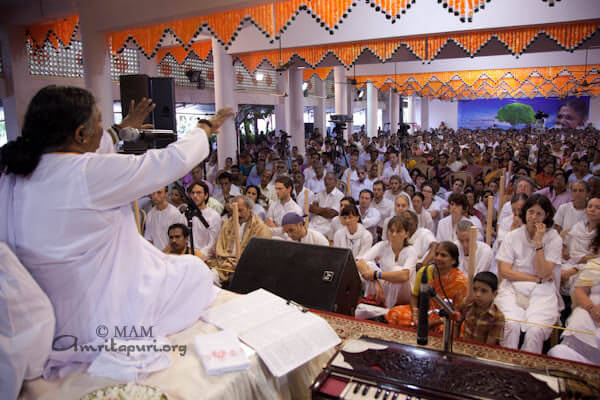 Amma's satsang