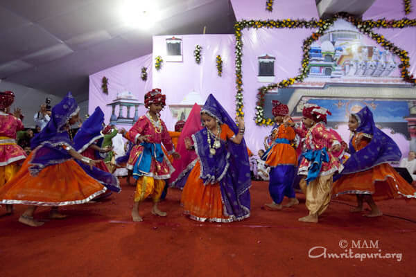 Amrita Vidyalayam children performing a traditional Rajasthani dance