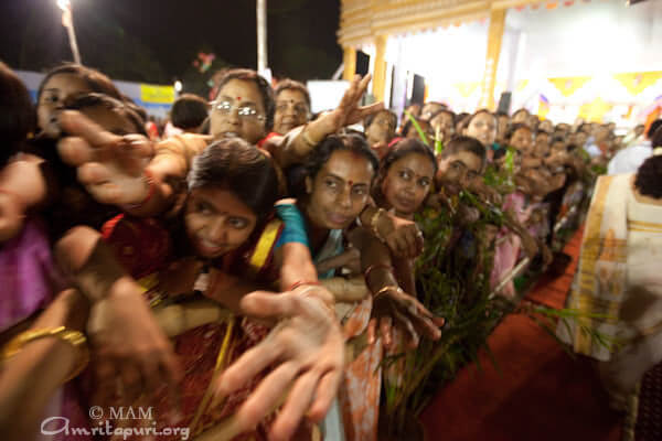 Welcoming Amma to Durgapur