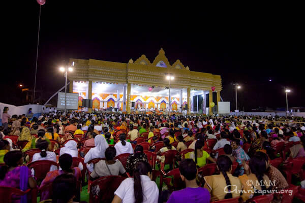 Devotees singing bhajans with Amma in Durgapur