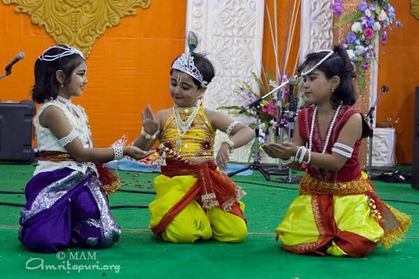 Kathak group dance on the life of Sri Krishna