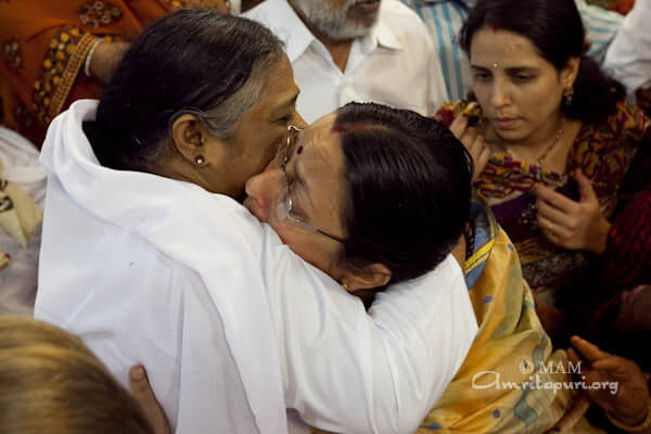 Amma giving darshan in Jaipur