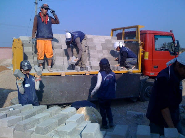 Unloading blocks