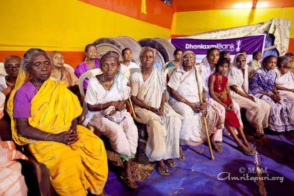 Elderly ladies who came for receiving Amrita Nidhi pension