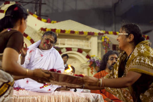 Amma's arati in Kolkata