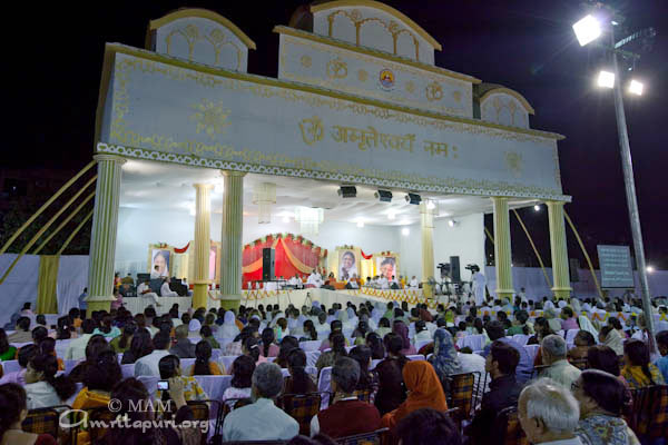 View of the stage during Amma's program, Mayur Vihar, New Delhi