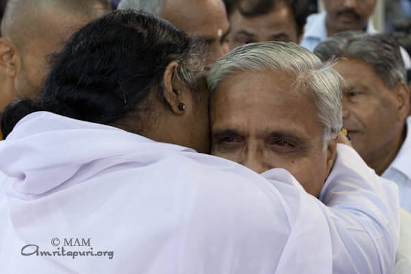 Amma's darshan in Mayur Vihar, New Delhi