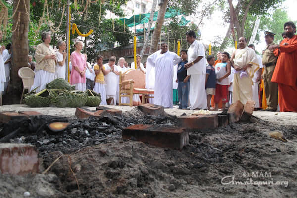 Amma at the pyre place