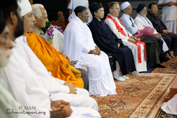 Amma with religious leaders in Singapore