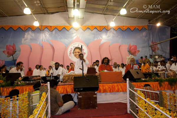 The bhajans enthralled the gathering