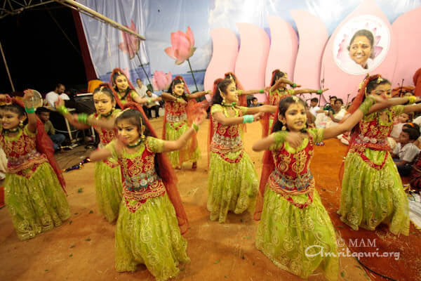 A North Indian dance by Amrita Vidyalayam students