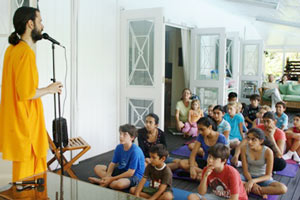 Br. Shantamrita talking to kids in Fiji