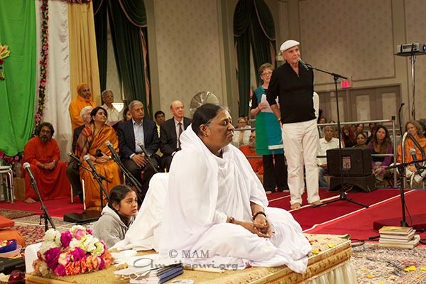 Dr. Wayne W. Dyer, Internationally renowned author and speaker in the field of self-development, welcomes Amma to Toronto