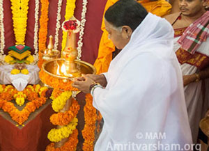 Amma lights the lamp of Chandika Maha Yaga