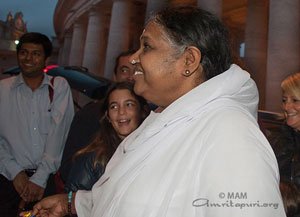 Amma & world faith leaders to declare a commitment to the eradication of slavery