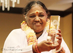 Amma receives Golden Goody Award