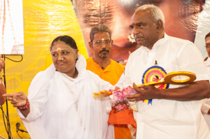 Focus on the goal: Amma in Kanyakumari