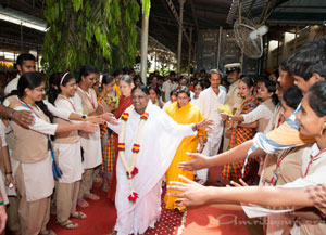 This world is a priceless garden: Amma in Bengaluru