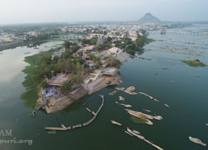 Amma at the Bhavani river 2016