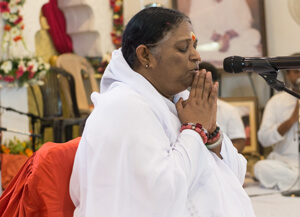 Amma to provide aid in relation to temple tragedy