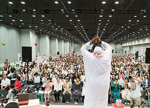 Students will feel and learn about living ‘rich in heart’ under Amma’s guidance