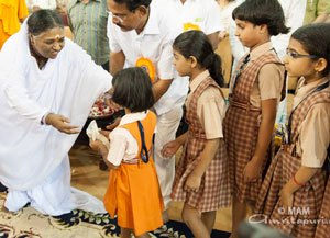 Amma receives student award winners