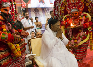 Nature Teaches Selflessness: Amma in Kozhikode