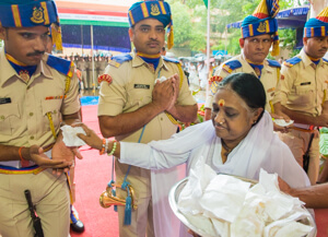 Amma to give ₹ 5 lakhs each to kin of martyred CRPF brave hearts