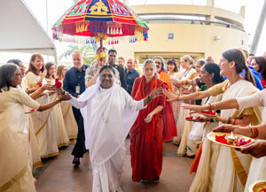 Amma’s vision is one of forgiveness, mutual understanding and love