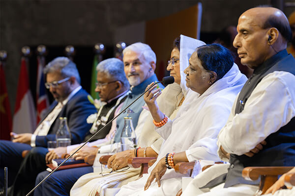 Amma speaking in Jaipur