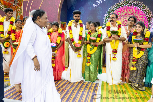 Amma conducts free weddings